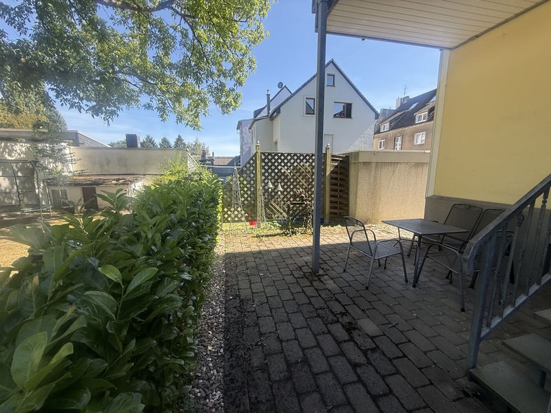 SONDERBESICHTIGUNG am Freitag von 17:00-18:00 Uhr. 3-Zimmer-Wohnung mit Terrasse + Einbauküche!